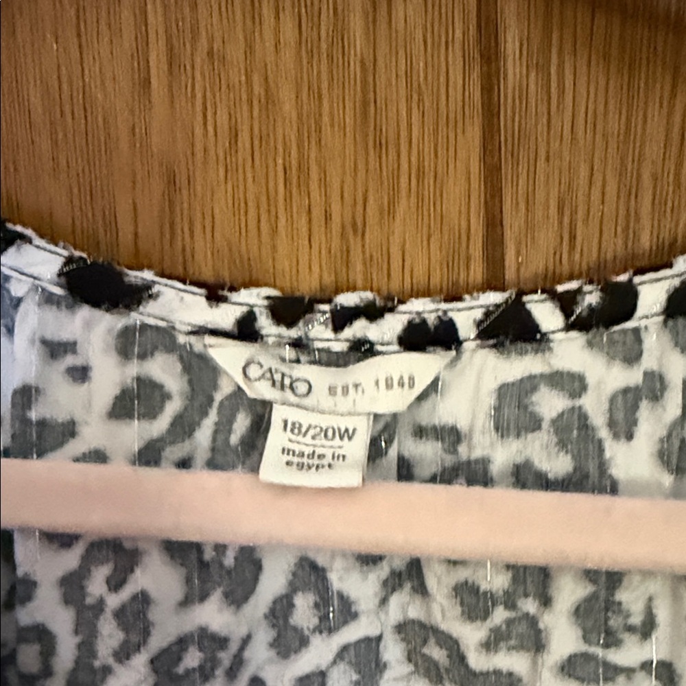 Cato Black & White Leopard Print V-Neck Tunic - Picture 2 of 4